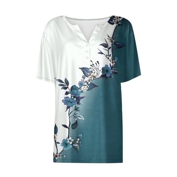 Tops - Women’s Plus Floral V-Neck Short Sleeve Loose Fit Knit Top. Blue White 3X #1511